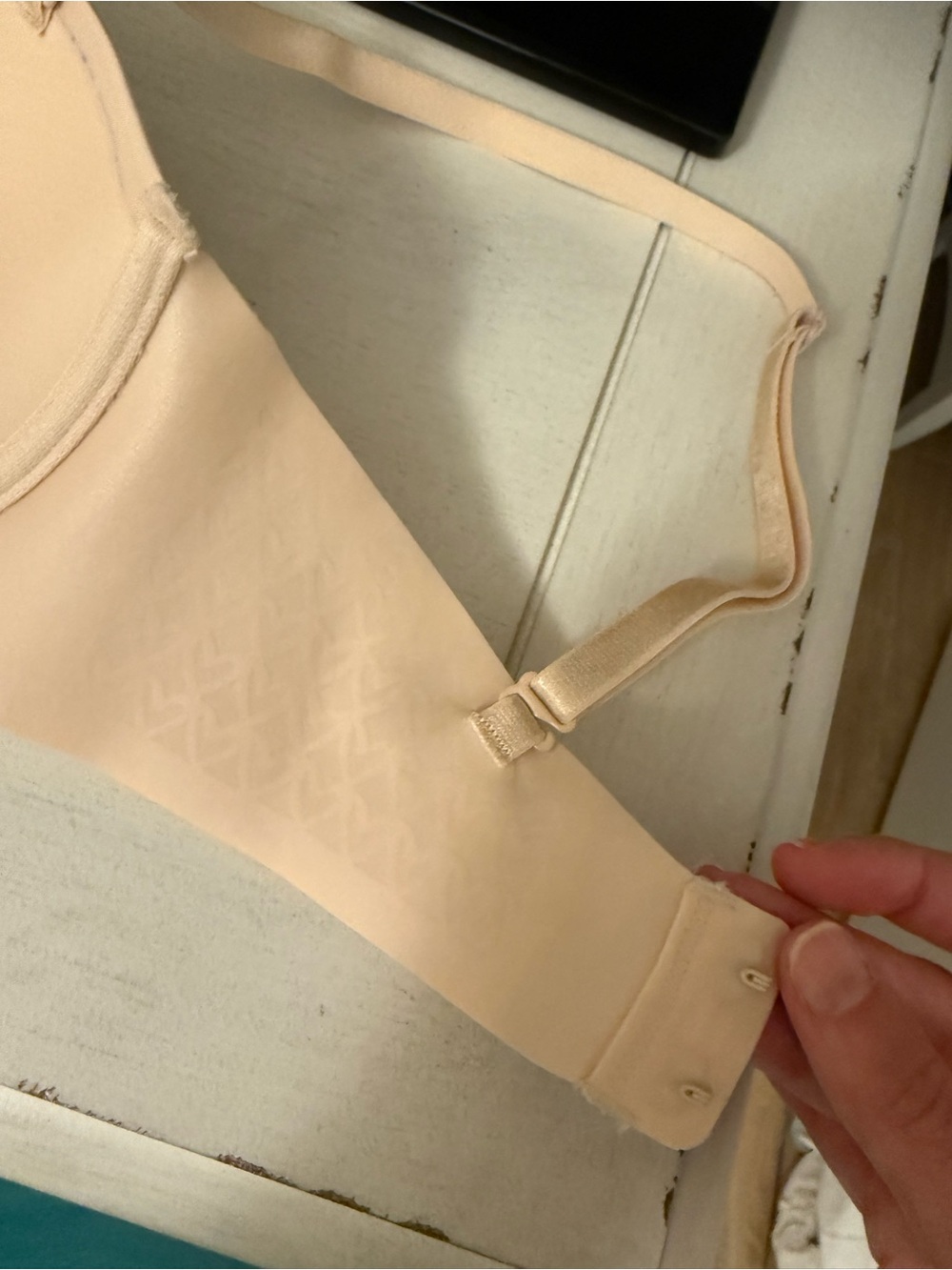 Victoria's Secret Nude Beige multi way strapless bra with removable straps - Picture 7 of 9